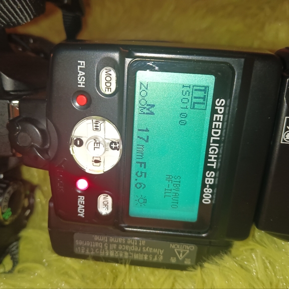 Nikon D40X SLR Digital Camera with Lens, Speedlight, SD card, Strap and Bag - Picture 10 of 12